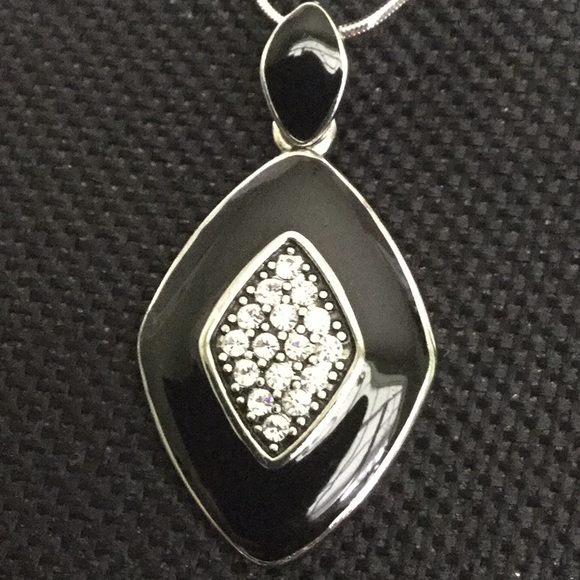 Lia Sophia Jewelry - Vtg 22”SilverSnakeNecklaceW/2”Lia Sophia BlackPendant